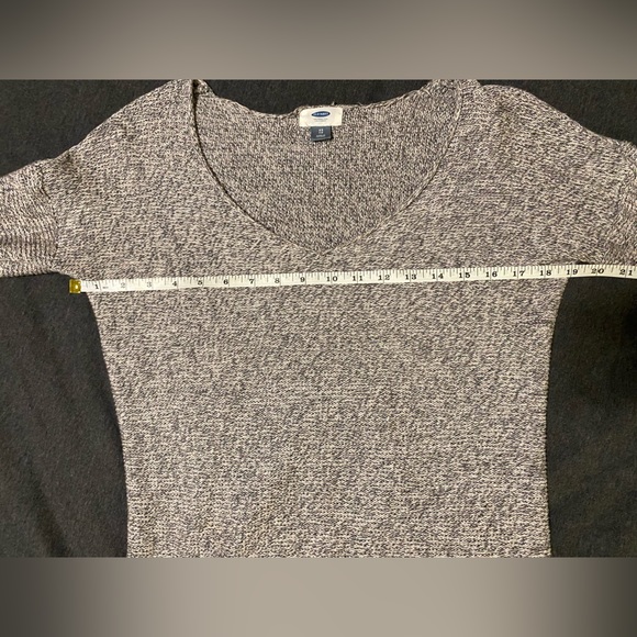 Old Navy V Neck Sweater - Picture 2 of 4